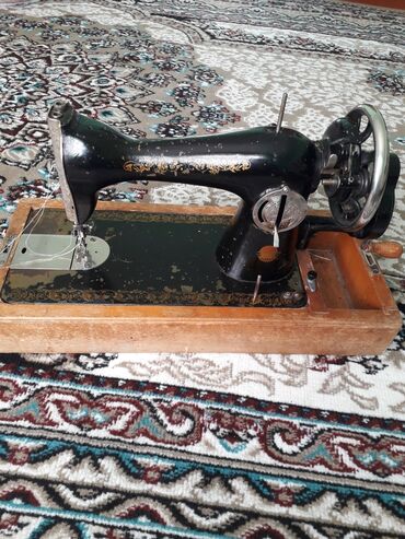 Qədim tikiş maşınları: Yaxşı vəziyyətdədir 19 əsr tikiş maşınıdı az işlenib tikiş maşını — 2