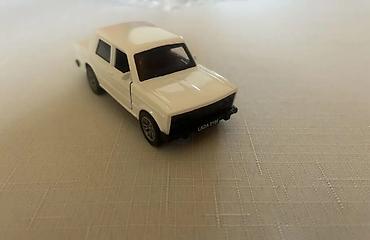 avtovaz oyuncaq treyler: Miniatür LADA 2105 model maşın - Miqyas: təxmini 1:36–1:43 (kompakt — 2