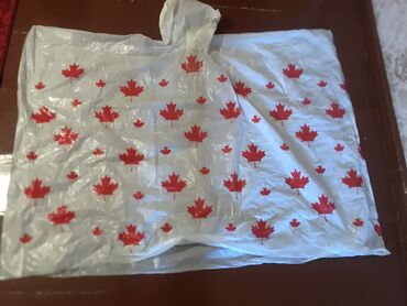 куртка для взрослых: Продаю дождевик Канада на взрослого человека. Район тоголок молдо