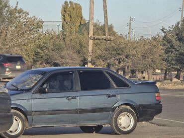Volkswagen: Volkswagen Passat: 1988 г., 1.8 л, Механика, Бензин, Седан