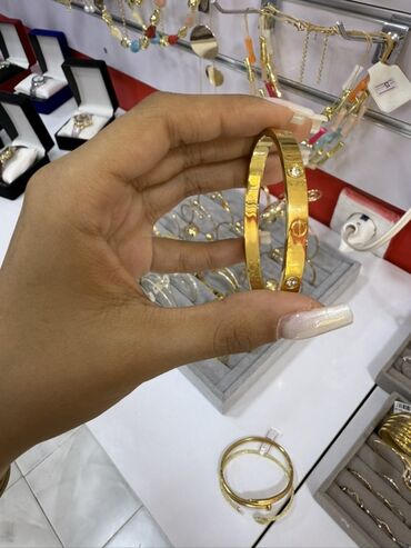 Bijuteriya dəstləri: Qadın bəzək aksesuarları – geniş seçim Məhsullar: - Qızılı tonlarda — 75