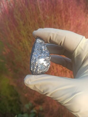 1 cent nece manatdir: 💎 Təbii Terahertz (Silisyum) daşı😍 Qiymət👉🏻 ölçüsünə görə dəyişir ( 15