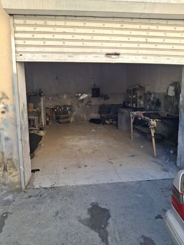 qaraj satılır: 5 kv. m, 4 * 5 * 5 Beton