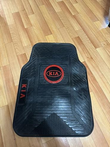 Аксессуары для салона: Комплект автомобильных ковриков KIA - Тип: универсальные резиновые — 1
