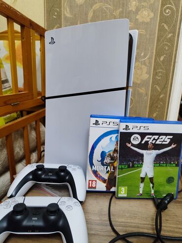 gta 5 disk: 1ay işlənib çox az istifade olunub temiz və seliqelidir. Sony