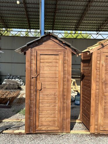 купить дрессированную собаку: Готовые туалеты купил и поставил,деревянные экологически чистые,крыша