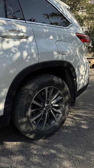 sequoia 2010: Toyota Highlander: 2019 г., 3.5 л, Автомат, Бензин, Кроссовер — 5