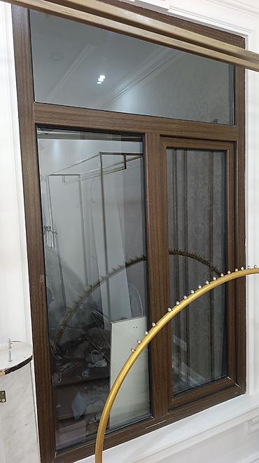 Торговое оборудование: Срочно продаётся ресепшен 2 штуки штендер на колёсах,окны,и двери цена — 5