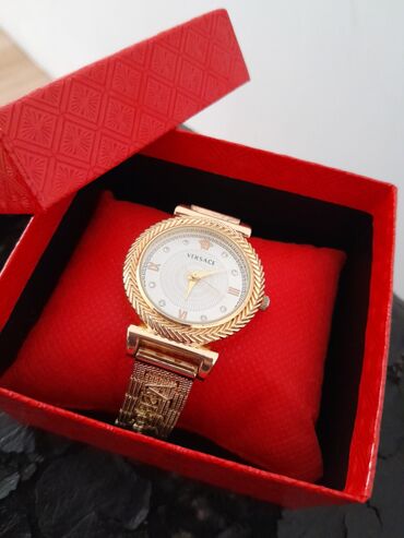 saat qulplari: Новый, Наручные часы, Versace