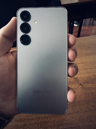 Samsung: Samsung Galaxy S25, Б/у, 256 ГБ, цвет - Серебристый, 2 SIM, eSIM — 6