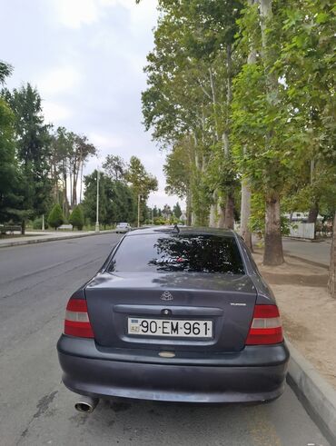 Opel: Opel Vectra: 1.8 l | 1996 il 407307 km Sedan — 3