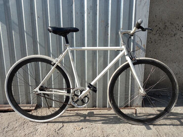 велосипеды от 3 х лет: Фикс лёгкий .
28 колеса
Велосипед односкоростной. Состояние хорошее