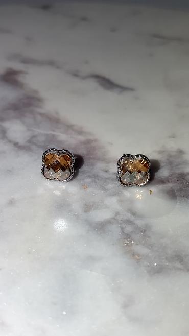 rimski sat: Van Cleef and Arpels model mindjusa sa luminirajucim kristalima. 3d — 1
