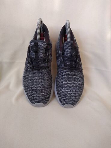 Patike: NIKE original zenske patike br 38, koriscene kratko. Duzina — 11