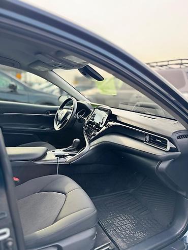 Toyota: Toyota Camry: 2021 г., 2.5 л, Автомат, Гибрид, Седан — 2