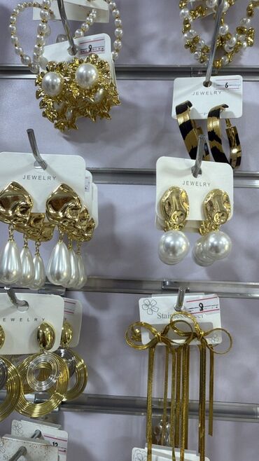 Bijuteriya dəstləri: Qadın bəzək aksesuarları – geniş seçim Məhsullar: - Qızılı tonlarda — 47