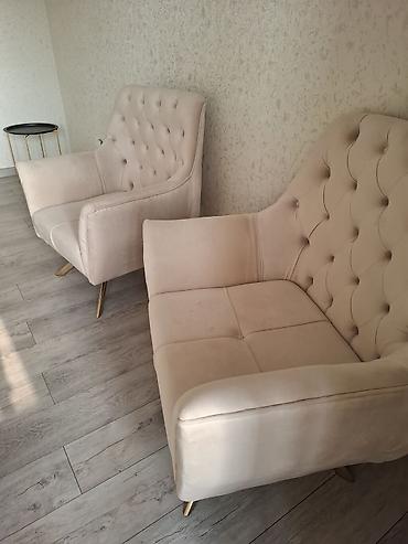 2 ədəd özel yapım kreslo – krem rəng - Material: məxməri/parça örtük
