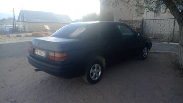 Volkswagen: Volkswagen Passat: 1988 г., 1.8 л, Механика, Бензин, Седан