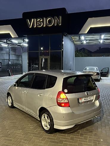 Продажа авто: Honda Fit: 2002 г., 1.3 л, Вариатор, Бензин, Хэтчбэк — 8