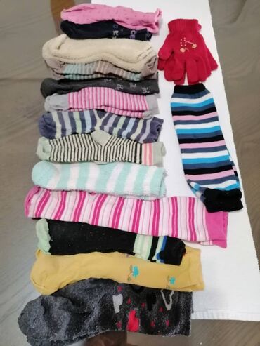 Sve za decu: Paket čarapa 13 kom, 1 grejači za noge i 1 rukavice sve za 300 din