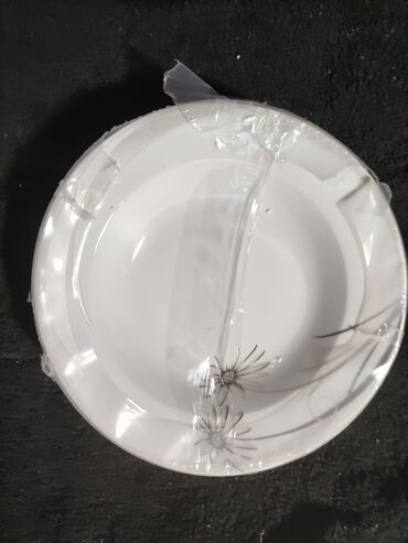 Наборы посуды: Продаю новый столово-чайный сервиз на 6 персон. Произведен в Иране на — 16