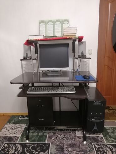 стол для компьютера на: Компьютер, Для несложных задач, Б/у