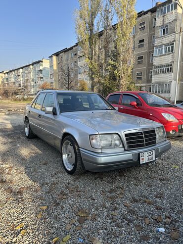 Mercedes-Benz: Mercedes-Benz E-Class: 1994 г., 2.2 л, Механика, Бензин, Седан