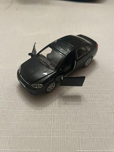 dəmir oyuncaq maşın: Qara rəngli metal oyuncaq sedan model avtomobil - Realistik sedan — 5