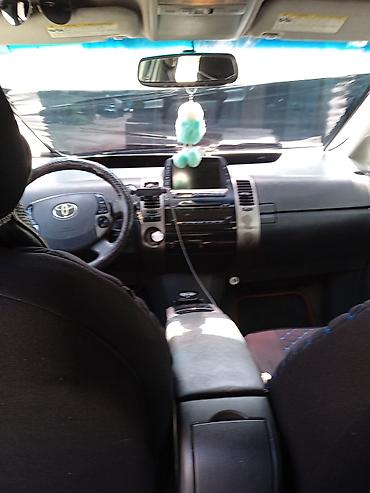 автомобиль фольксваген поло: Toyota Prius Hybrid – ağ rəng, 5 qapılı liftbek kuzov. Yapon hibrid — 6