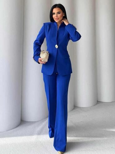 Kompleti: Komplet univerzalne velicine odgovara S M L XL Cena 4000 din — 5