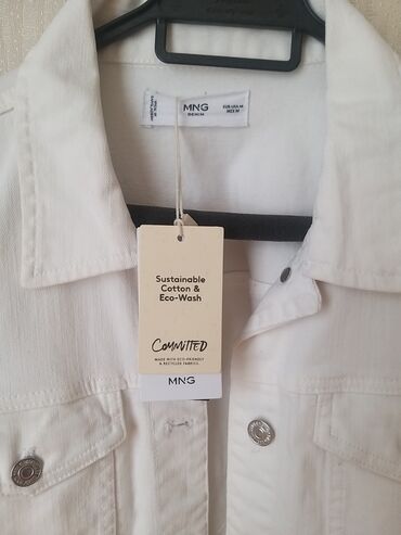 hicab geyimleri qiymetleri: Женская куртка L (EU 40), XL (EU 42), цвет - Белый
