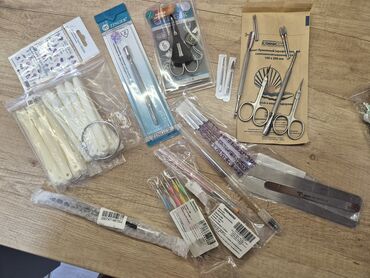 Инструменты и тележки для инструментов: Набор для маникюра ножницы,пушеры Zinger, фрезы, дотсы,кисти,основы