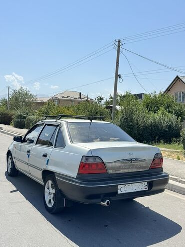 срочно в связи с переездом: Daewoo Nexia: 2006 г., 1.6 л, Механика, Бензин, Седан