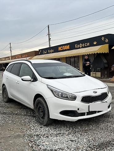 Kia: Kia Ceed: 2014 г., 1.4 л, Механика, Бензин, Универсал — 1