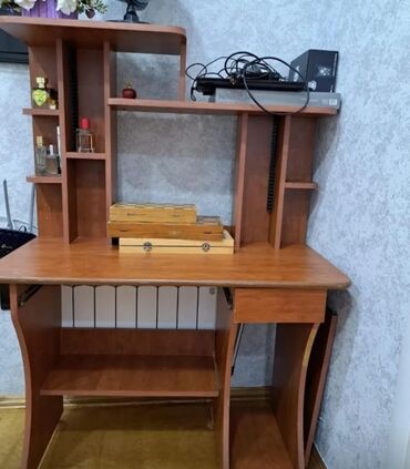 elektron lövhə: Yazı masası ucuz satılır. Baki 9 cu mikr
Eni 120,hündürlük 170