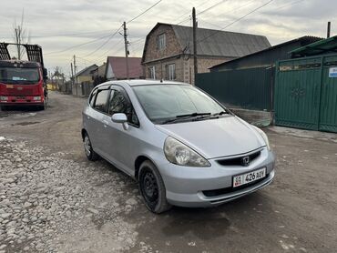 Легковой транспорт: Сдаю в аренду: Легковое авто, Под такси