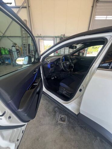 Toyota: Toyota C-HR: 1.8 l. | 2018 έ. SUV/4x4 — 9