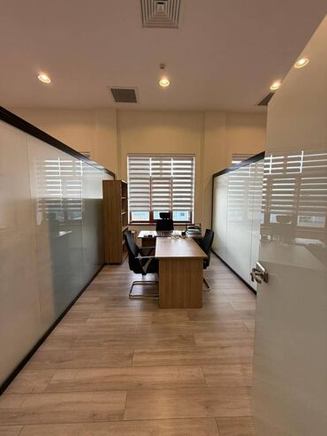 Ofislər: ELAN1 Arakəsməli Ofis (80 kvm) Qiymət: 31,35 AZN / 1 m² (ƏDV-siz) — — 4