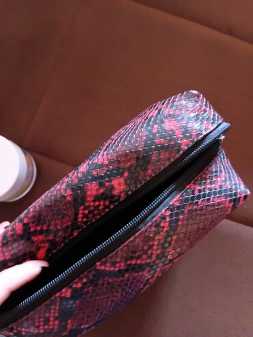 Nega kože: Set za negu lica + neseser Sadržaj: - Velnea Face Care Coenzyme Q10 — 8