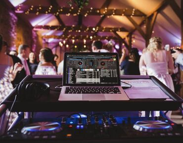 Fişənglər şousu: Dj axtarırsız? o zaman düz elandasız😎🤟🏽 Toy👰🏼🤵🏻 Nişan💍 Xınayaxdı💃🏻 Ad