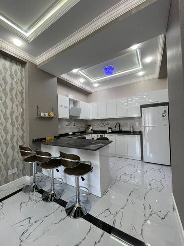 Uzunmüddətli kirayə mənzillər: İçəri şəhər metrosuna Axundov parkına yaxın 18 mertebeli binanın 8-cı — 19