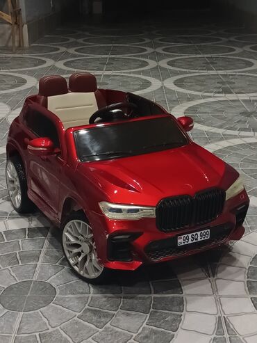 роботы на радиоуправлении: Uşaq üçün elektrikli mini avtomobil – qırmızı rəngdə, SUV tipli model
