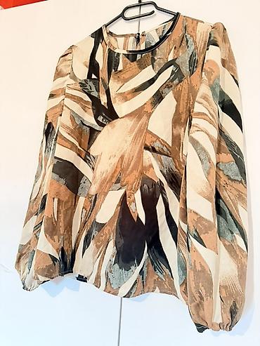 Bluze: Zenske bluze – elegantne i udobne, idealne za posao i svečane prilike — 1