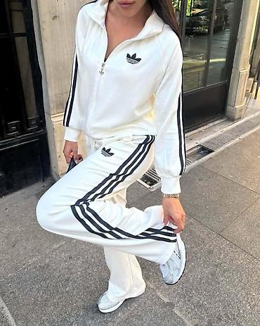 Gornji i donji deo: S M L XL
6000 din — 2