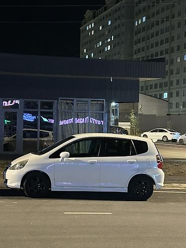 црв 3: Honda Fit: 2005 г., Автомат, Бензин, Хэтчбэк — 4