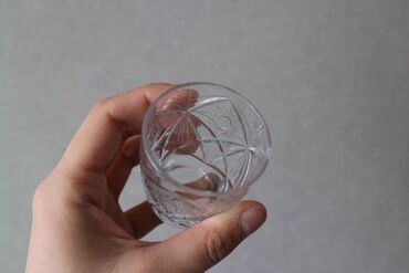 Стаканы: Винтажные хрустальные рюмки/стаканы. 4 рюмки. Высота 7 см, объем 80 — 4