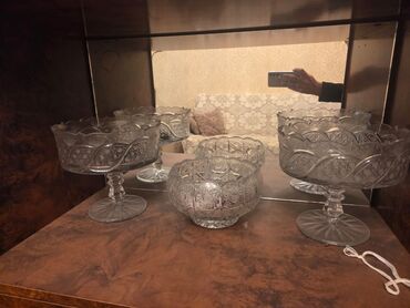 Digər dəstlər və servizlər: Klassik kəsimli büllur dəst razlasma yolu ilə satlir - 2 ədəd hündür — 1