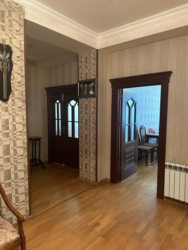 Uzunmüddətli kirayə mənzillər: Kirayə mənzil veril. Unvan Nerimanov Tehsil nazirliyinin yanı. 19 — 9