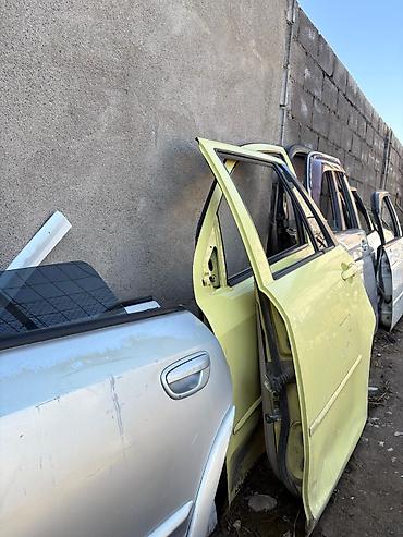 Двери и комплектующие: Автомобильные двери (передние/задние) в сборе/частично в сборе — 44