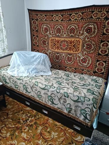 мебель для спальни новые: Односпальная кровать, Б/у, С матрасом, длина - 190 см